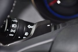 2012款现代劳恩斯酷派2.0T自动豪华版