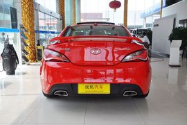 2012款现代劳恩斯酷派2.0T自动豪华版