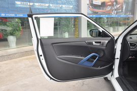 2012款现代飞思Veloster