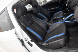 2012款现代飞思Veloster