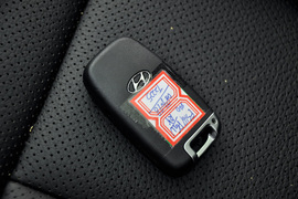 2012款现代飞思Veloster