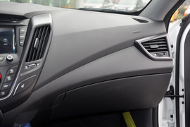 2012款现代飞思Veloster