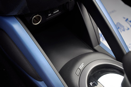 2012款现代飞思Veloster
