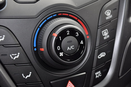 2012款现代飞思Veloster