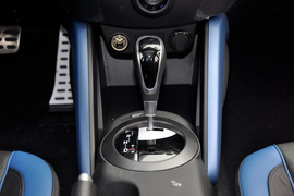 2012款现代飞思Veloster