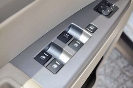 2012款陆风X8