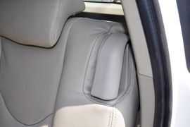 2012款陆风X8