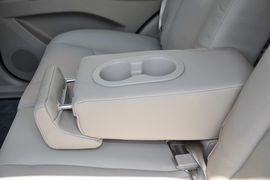 2012款陆风X8
