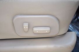 2012款陆风X8