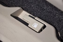 2012款陆风X8