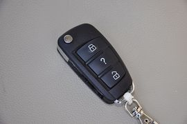 2012款陆风X8