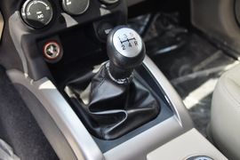 2012款陆风X8