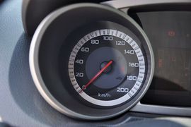 2012款陆风X8
