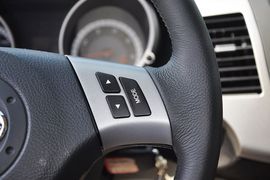 2012款陆风X8