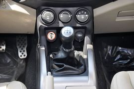 2012款陆风X8
