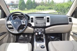 2012款陆风X8