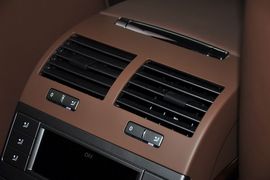 2012款大众辉腾3.0L行政型