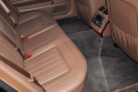 2012款大众辉腾3.0L行政型