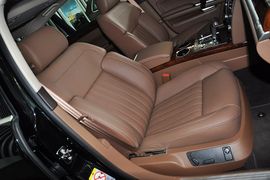 2012款大众辉腾3.0L行政型