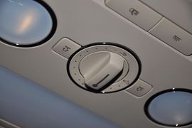 2012款大众辉腾3.0L行政型