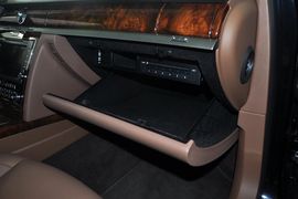 2012款大众辉腾3.0L行政型