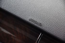 2012款大众辉腾3.0L行政型