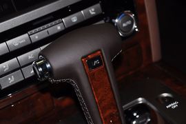 2012款大众辉腾3.0L行政型