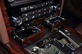 2012款大众辉腾3.0L行政型