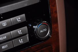 2012款大众辉腾3.0L行政型