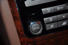 2012款大众辉腾3.0L行政型