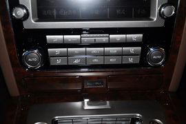 2012款大众辉腾3.0L行政型