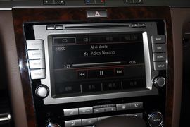 2012款大众辉腾3.0L行政型