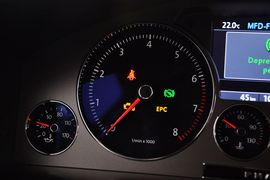 2012款大众辉腾3.0L行政型