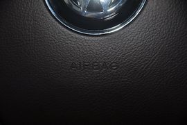 2012款大众辉腾3.0L行政型