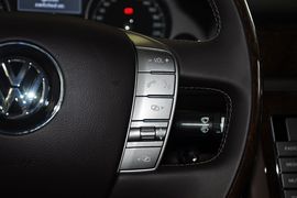 2012款大众辉腾3.0L行政型