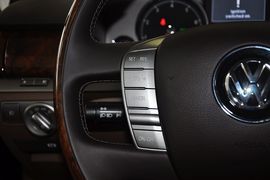 2012款大众辉腾3.0L行政型