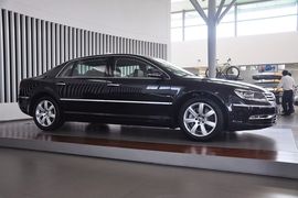 2012款大众辉腾3.0L行政型