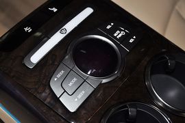 2012款双龙主席2.8L