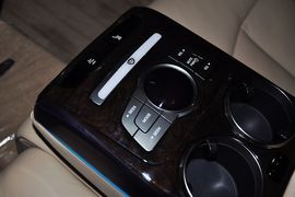 2012款双龙主席2.8L