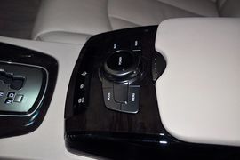 2012款双龙主席2.8L