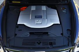 2013款雷克萨斯LS海外试驾实拍