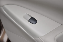 2012款日产新轩逸1.6XE手动豪华型