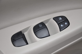 2012款日产新轩逸1.6XE手动豪华型