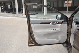 2012款日产新轩逸1.6XE手动豪华型
