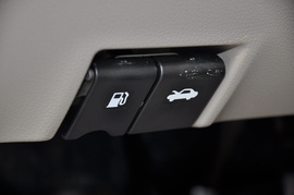 2012款日产新轩逸1.6XE手动豪华型