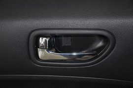 2012款日产奇骏2.0L