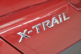 2012款日产奇骏2.0L