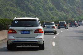 2012款奔驰ML350动感型试驾