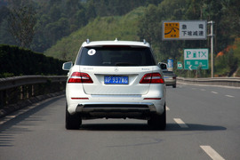 2012款奔驰ML350动感型试驾