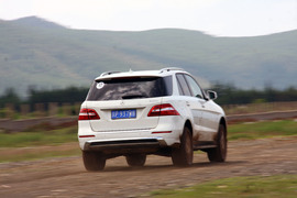 2012款奔驰ML350动感型试驾
